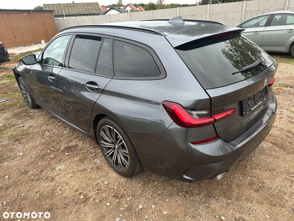 BMW Seria 3 330e PHEV M Sport - 5