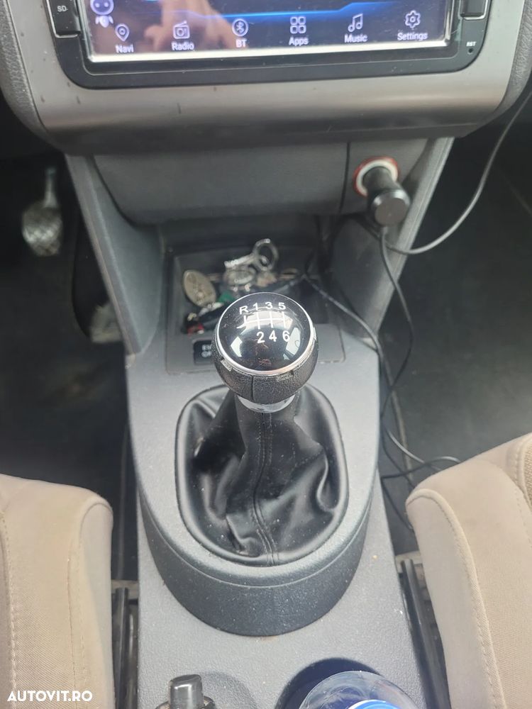 Volkswagen Touran 2.0 TDI DPF Highline - 10