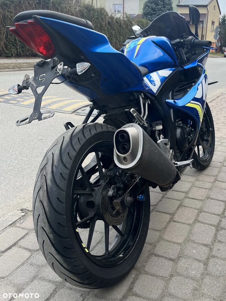 Suzuki GSX-R - 6