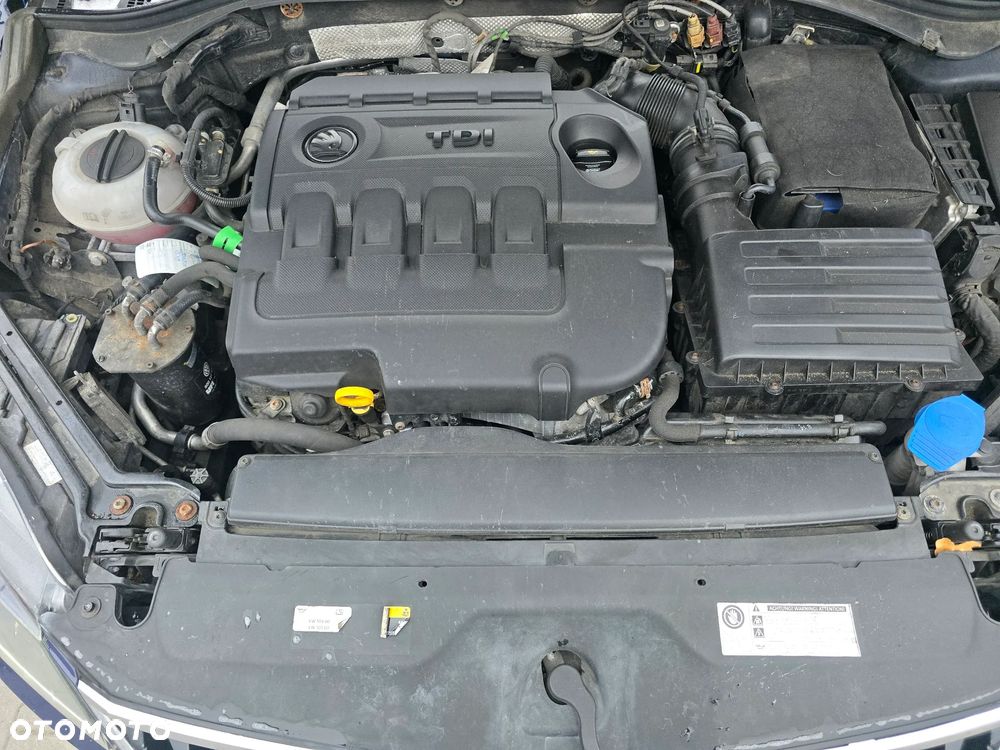 Skoda Superb 2.0 TDI L&K DSG - 32