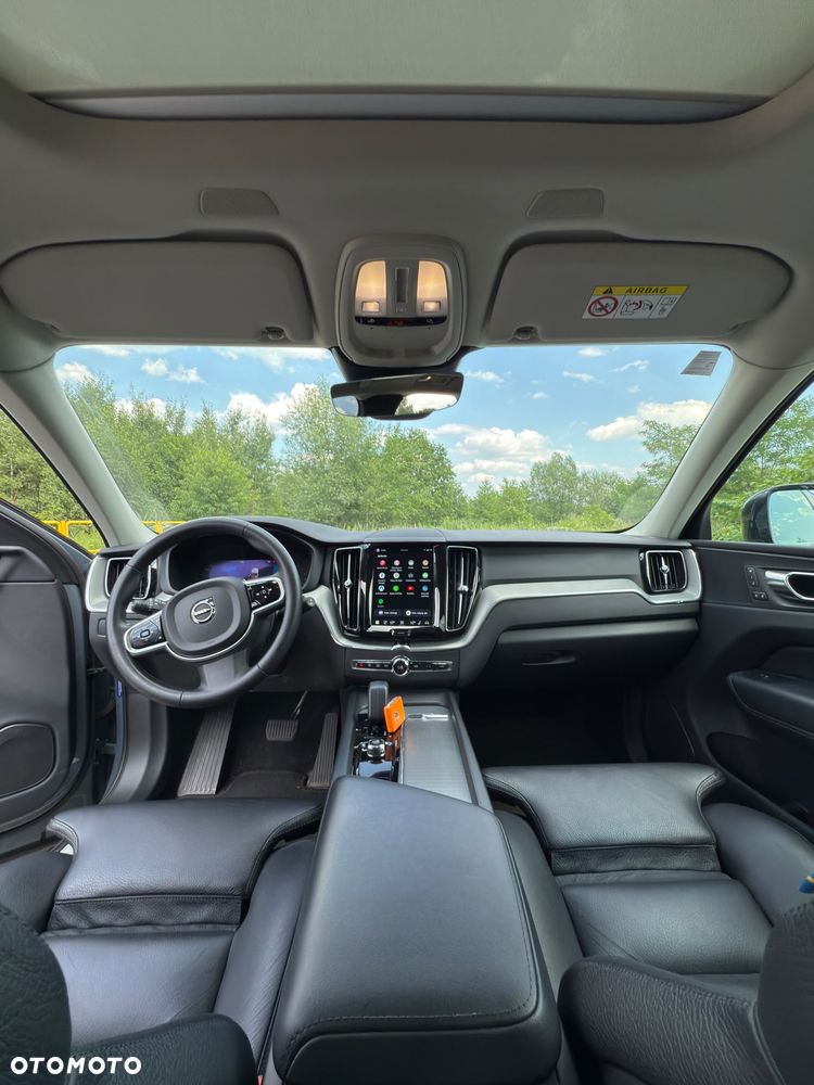 Volvo XC 60 B4 D Plus Dark - 5