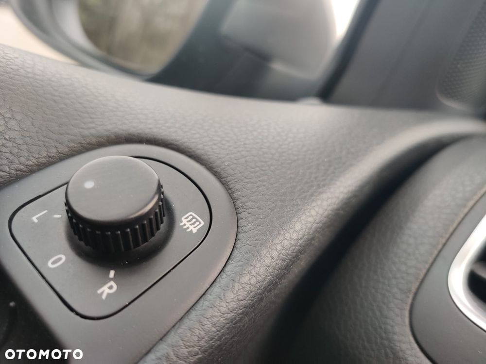 Volkswagen Golf 2.0 TDI DPF Comfortline - 29