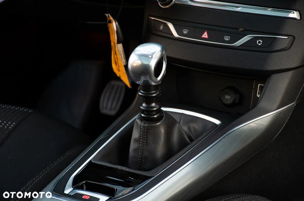 Peugeot 308 1.2 PureTech Active S&S - 21
