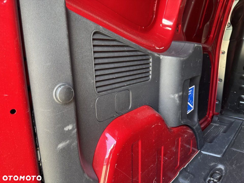 Ford Transit Courier - 40