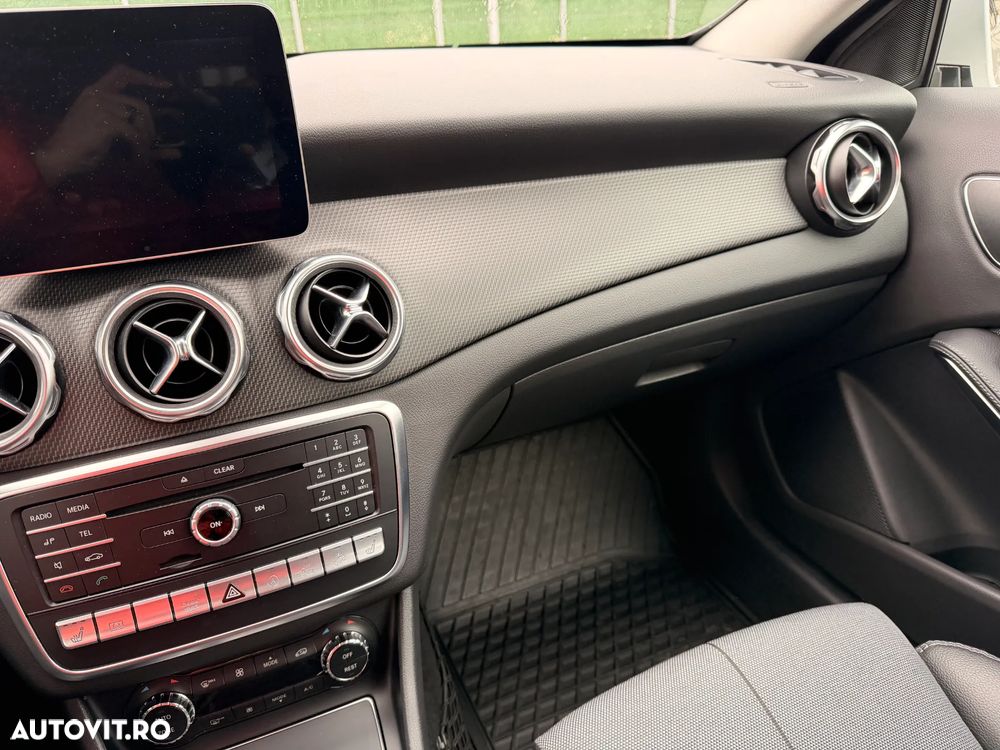 Mercedes-Benz GLA 220 4MATIC - 12