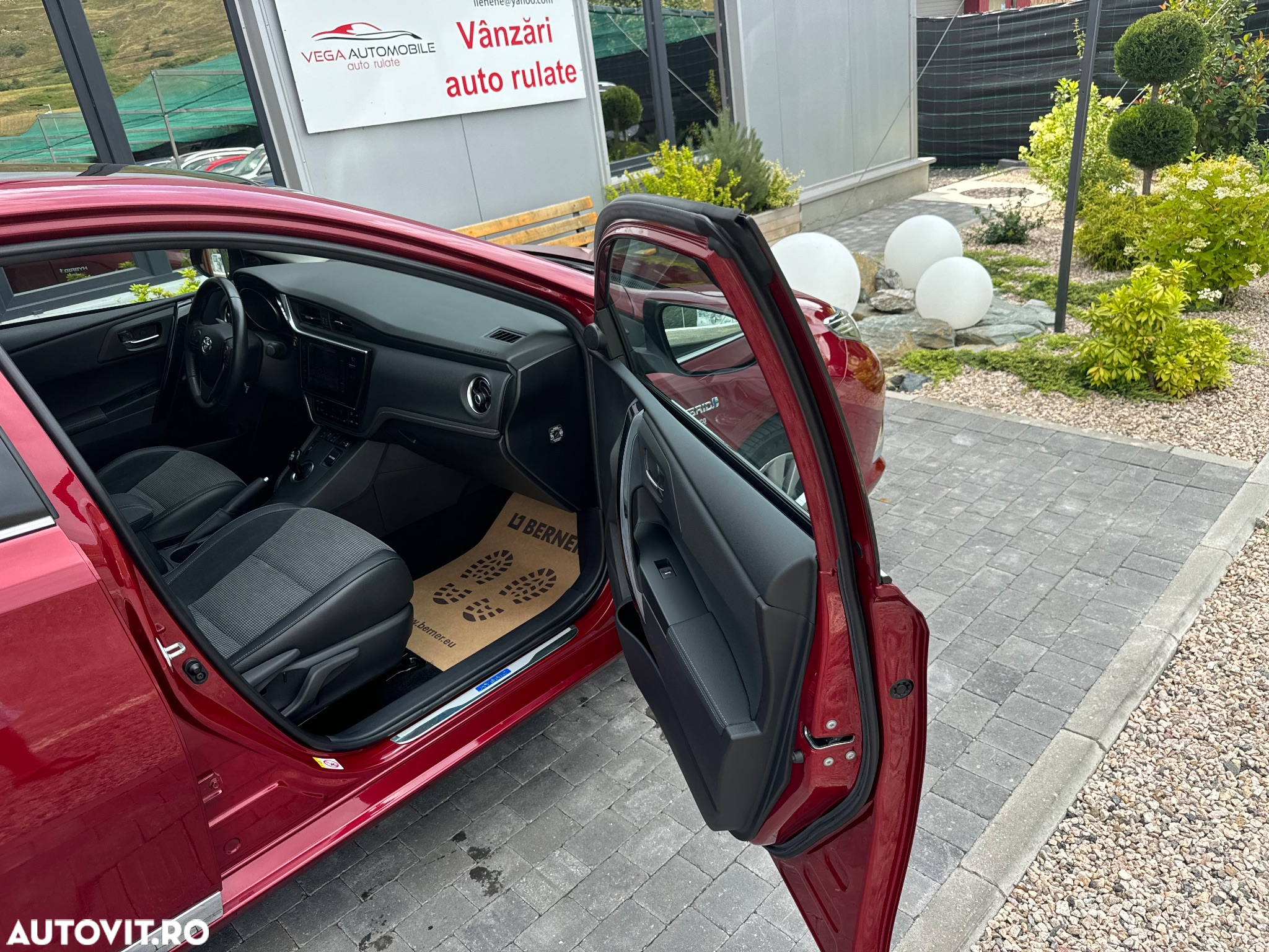 Toyota Auris 1.8 VVT-i Hybrid Automatik Design Edition - 9