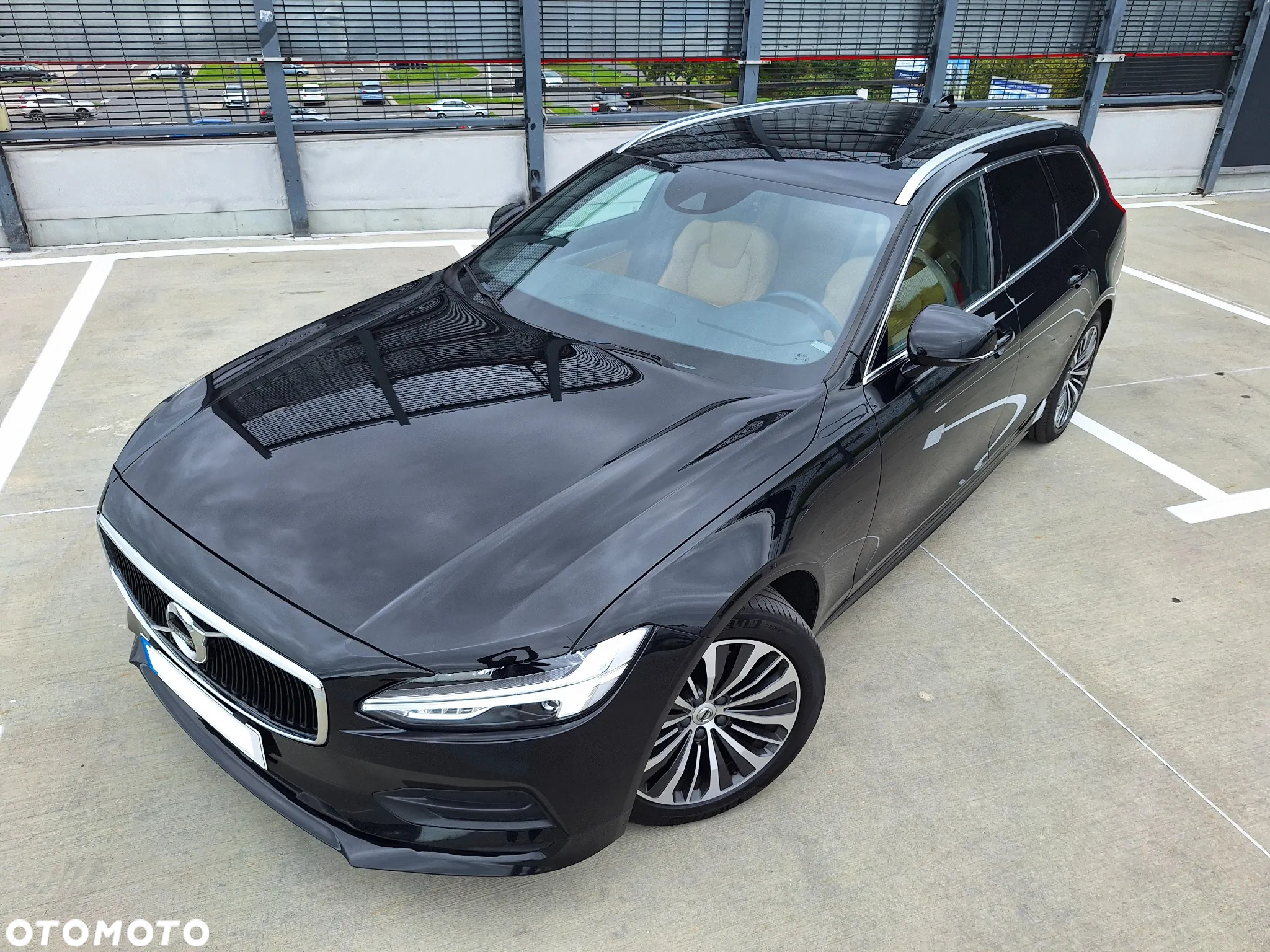 Volvo V90 D4 Momentum Pro - 2