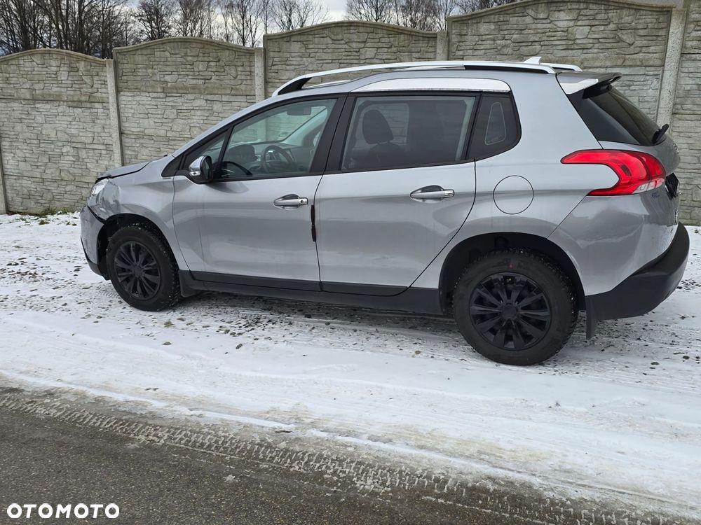 Peugeot 2008 1.2 Pure Tech Allure S&S EAT6 - 3