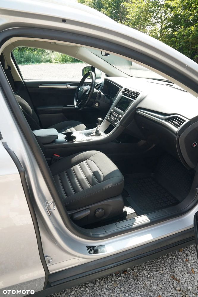 Ford Mondeo - 17