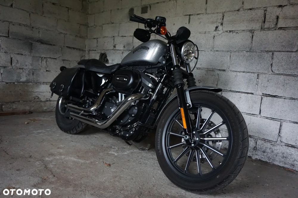 Harley-Davidson Sportster Iron 883 - 1