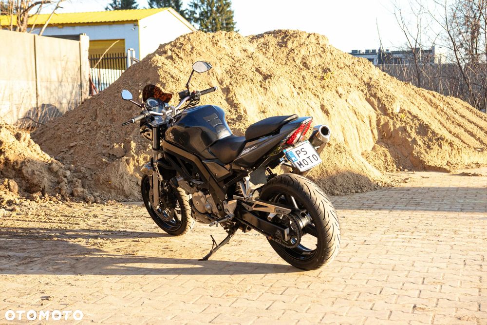 Suzuki SV - 8
