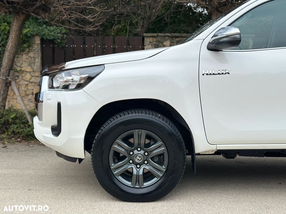 Toyota Hilux 2.8D 204CP 4x4 Double Cab AT Executive - 30