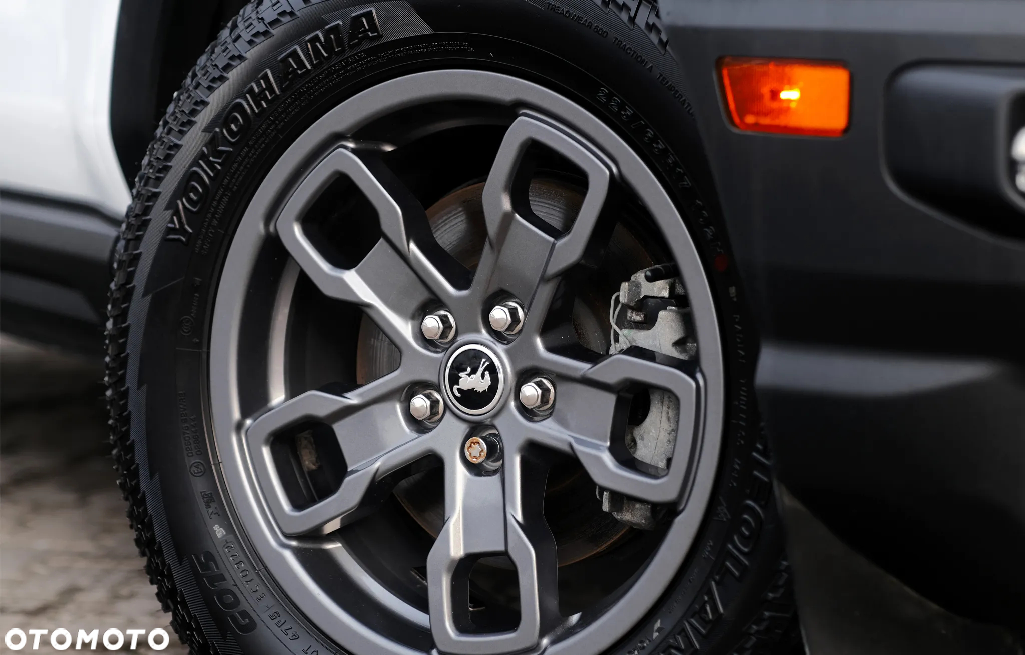 Ford Bronco - 17