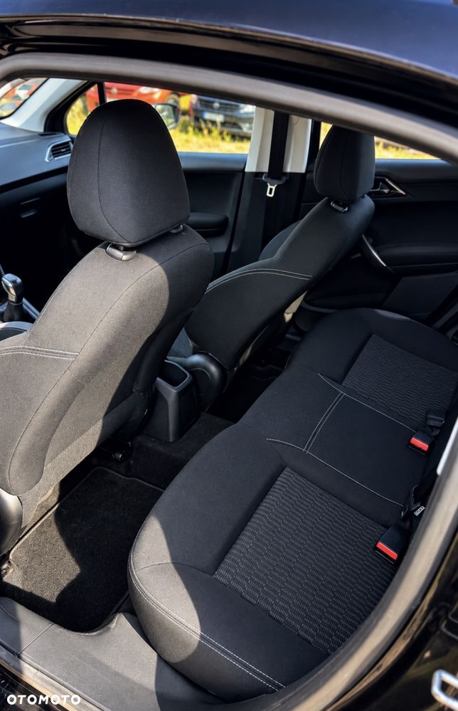 Peugeot 208 2016 photo 3