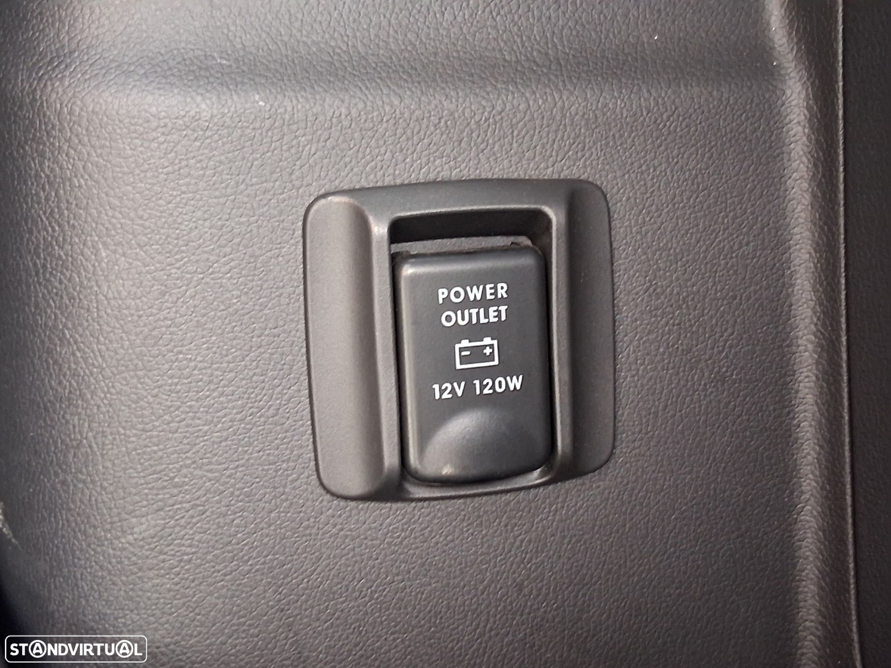 Mitsubishi Outlander 2.4 PHEV Intense - 23