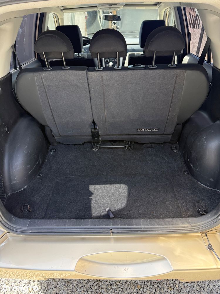 Suzuki Grand Vitara 2.0 Comfort + - 13