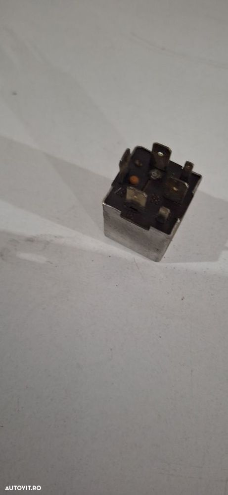 Releu alimentare 6 pini,24v, 81.25902.0187, 30A - 1