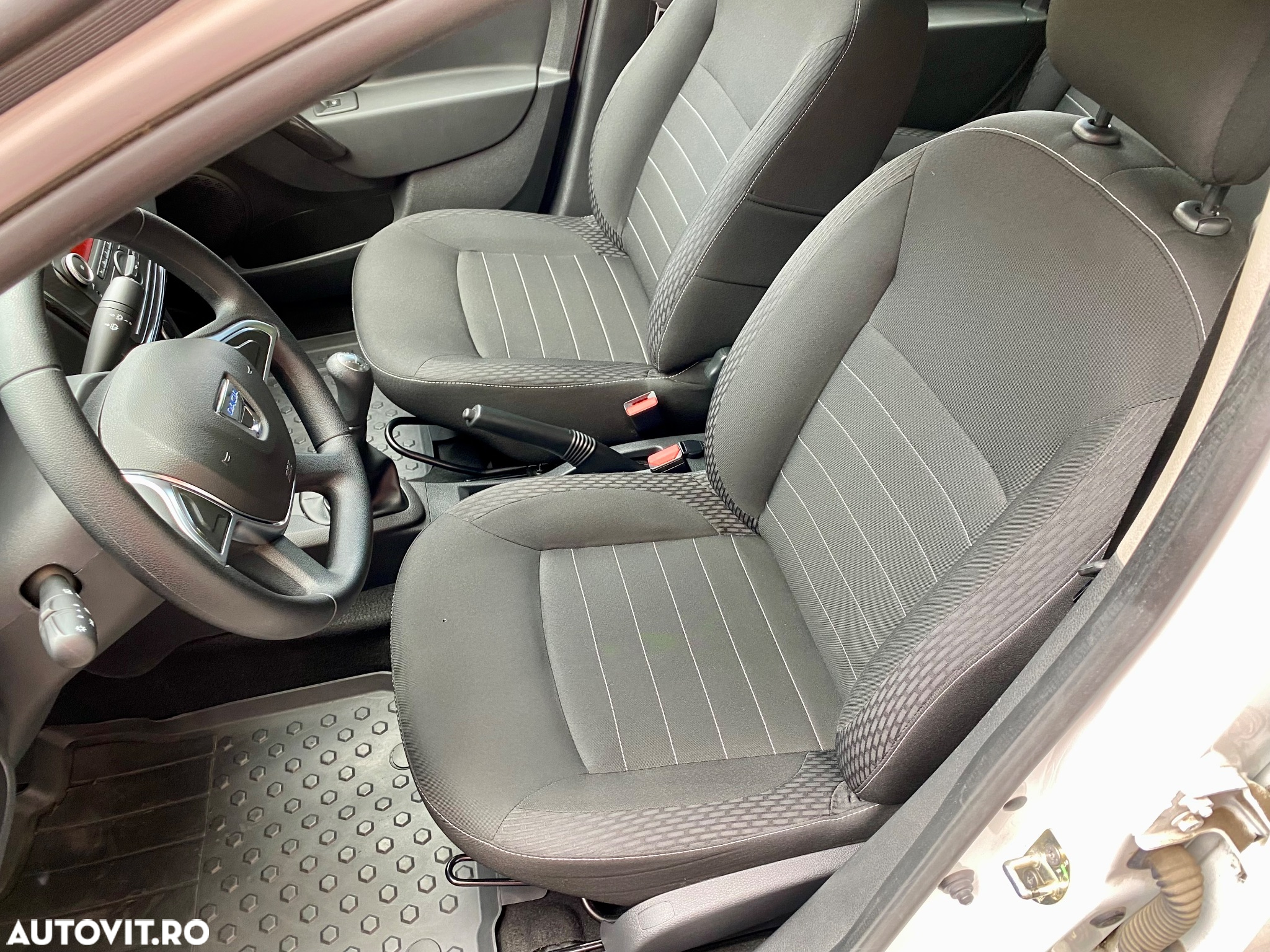 Dacia Logan 1.5 Blue dCi Laureate - 8