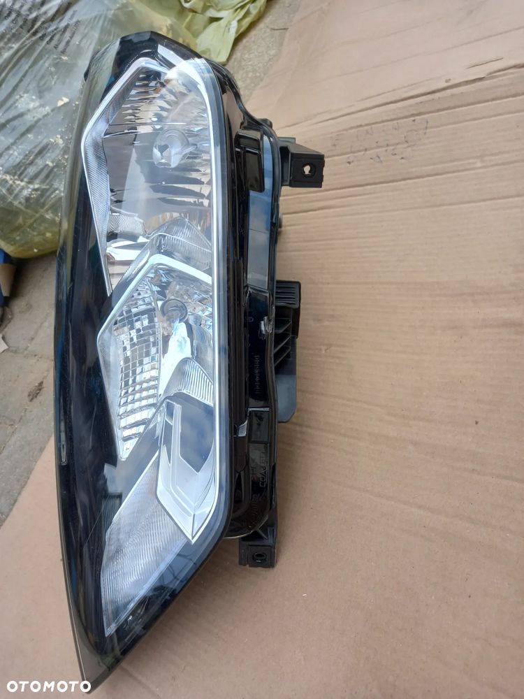 AUDI A1 82A LAMPA PRZEDNIA LEWA ZWYKŁA - 2