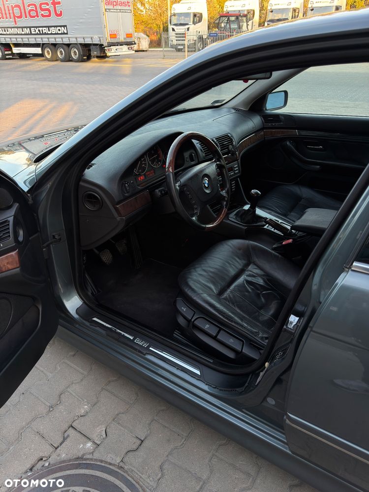 BMW Seria 5 520d - 14