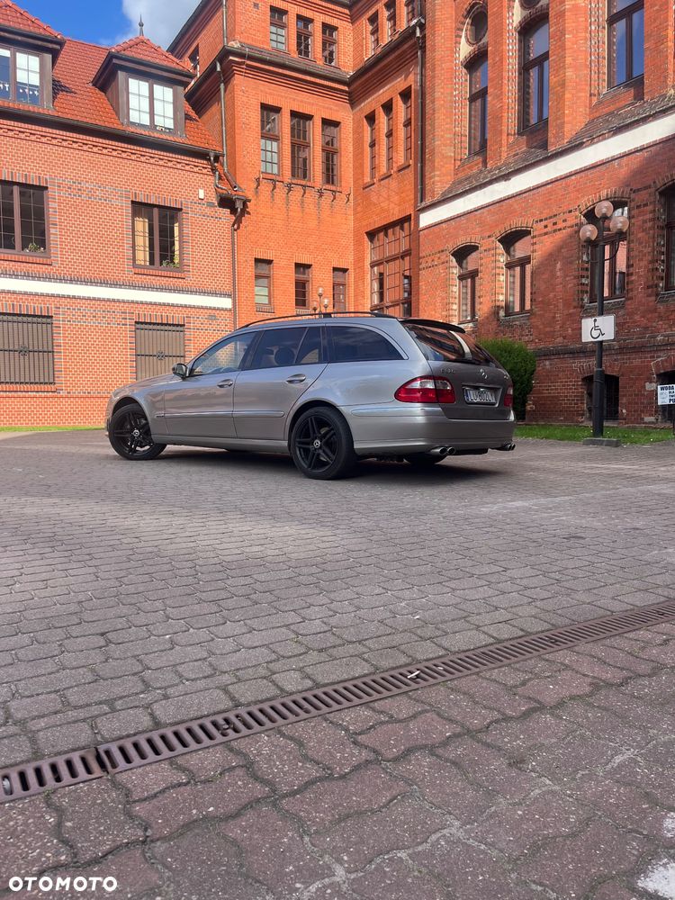 Mercedes-Benz Klasa E 320 4-Matic T Elegance - 7