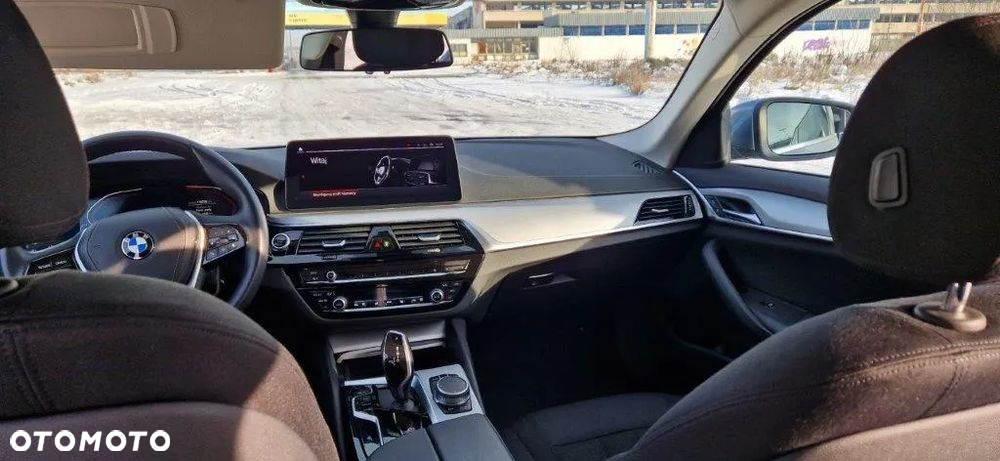 BMW Seria 5 520d xDrive - 13