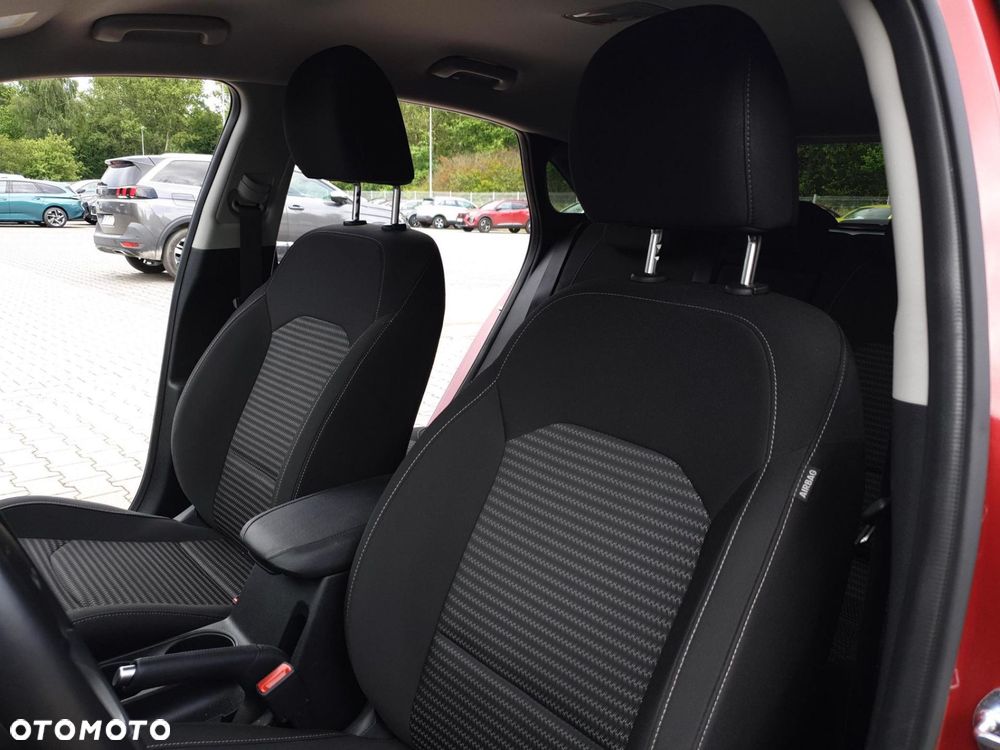 Kia Ceed - 11