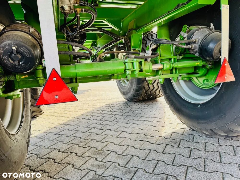 Bergmann Przyczepa samozbierająca Shuttle 470 K duża pojemność - 38