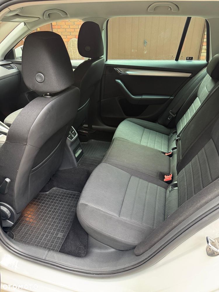Skoda Octavia 1.8 TSI Elegance DSG - 10