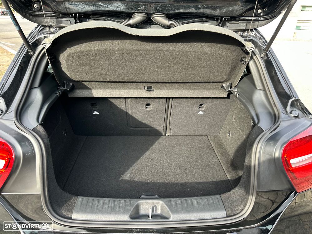 Mercedes-Benz A 180 d AMG Line - 37