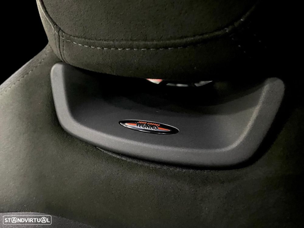 MINI 3 Portas Cooper D - 16