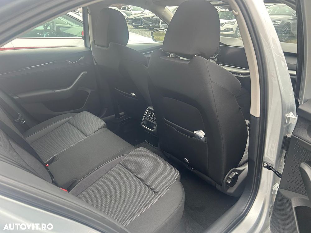 Skoda Octavia 2.0 TDI DSG Ambition - 6
