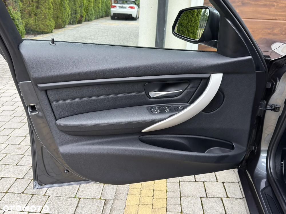 BMW Seria 3 320d - 21
