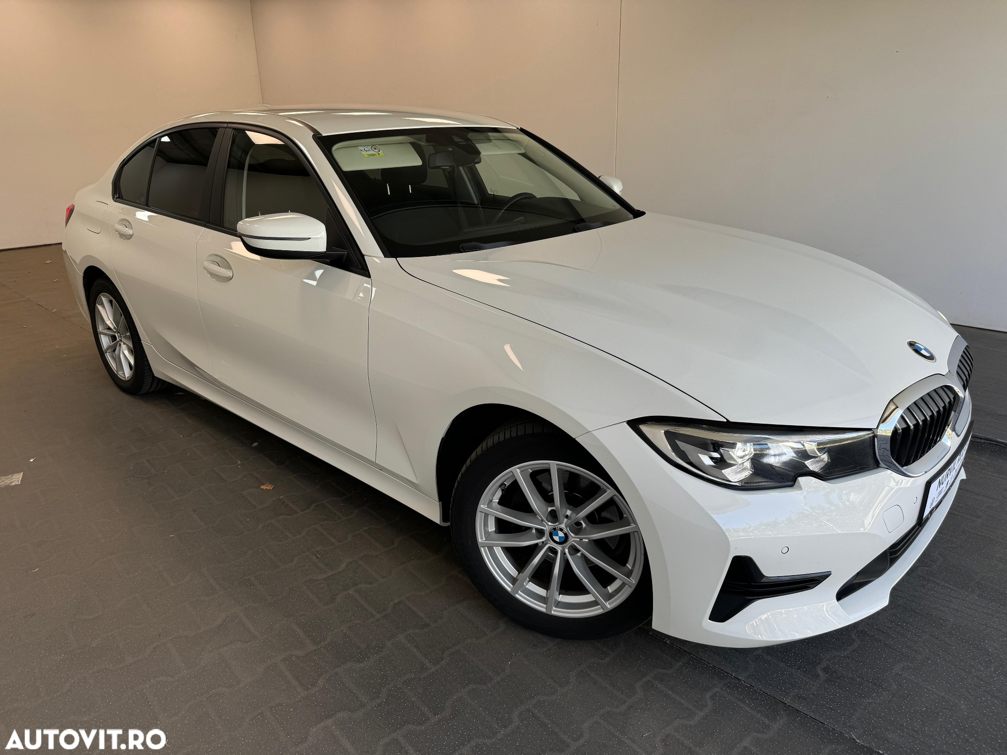 BMW Seria 3 320d xDrive AT - 29