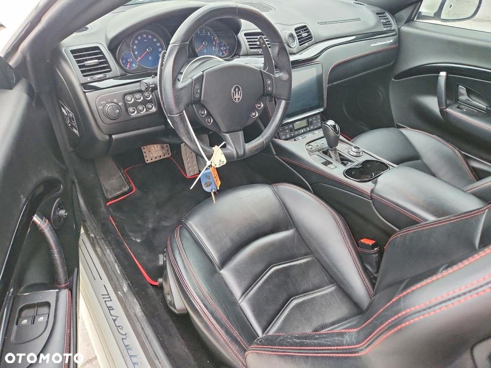 Maserati GranTurismo S - 8