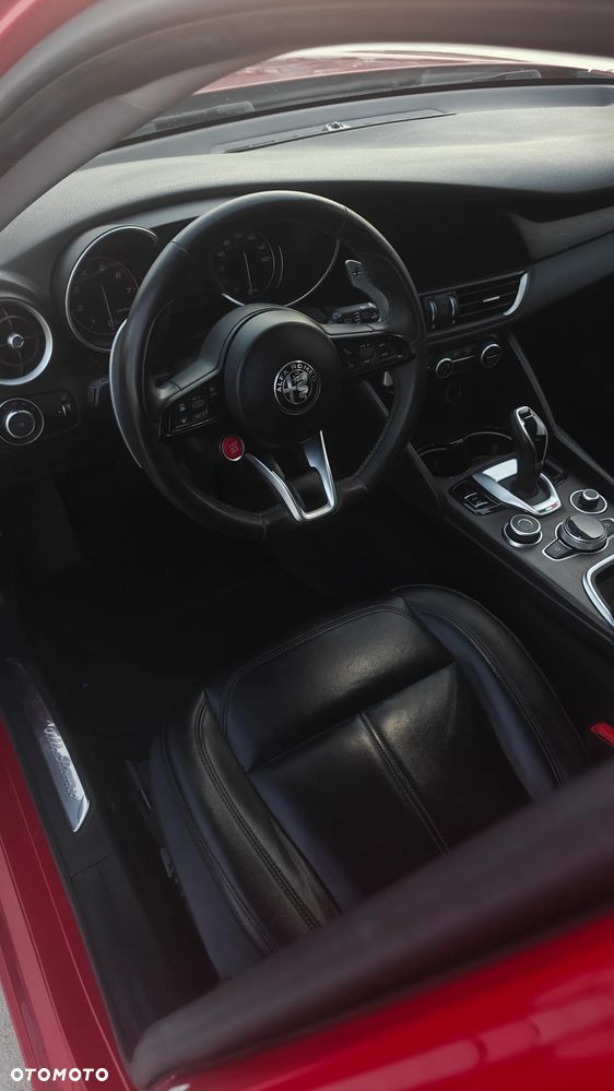 Alfa Romeo Giulia - 12