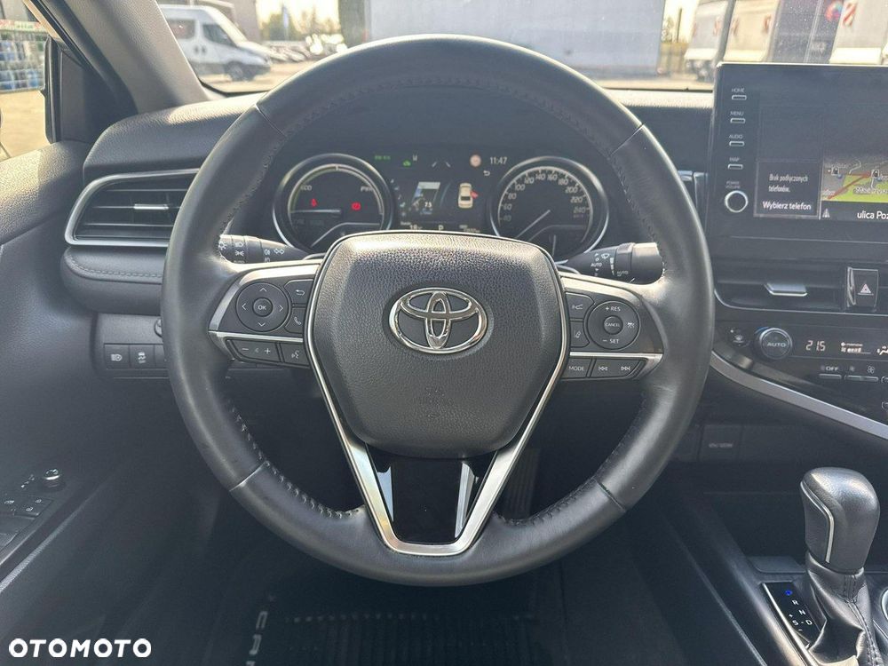 Toyota Camry - 25
