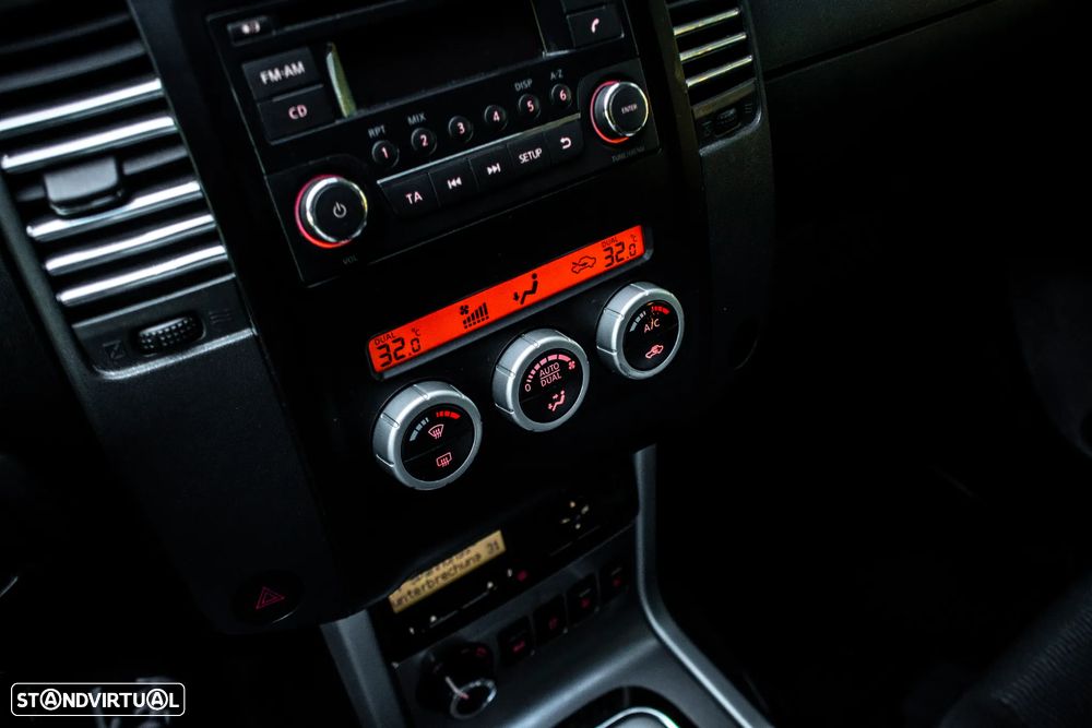 Nissan Navara 2.5 dCi CD SE AT 4WD - 23