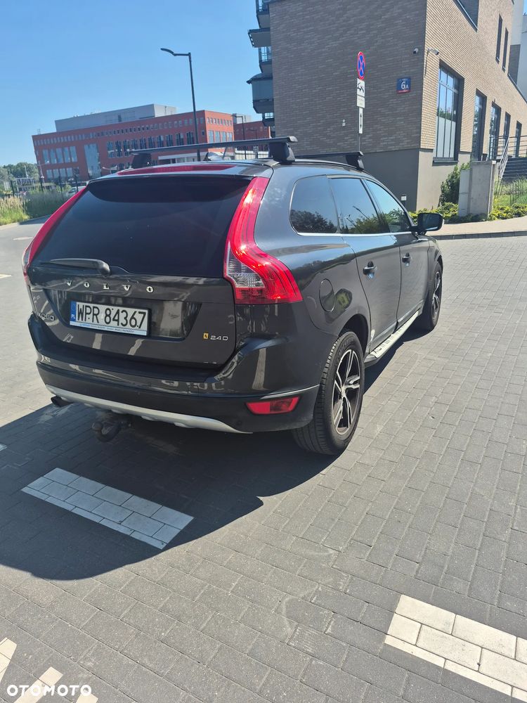 Volvo XC 60 2.4D AWD Momentum - 11