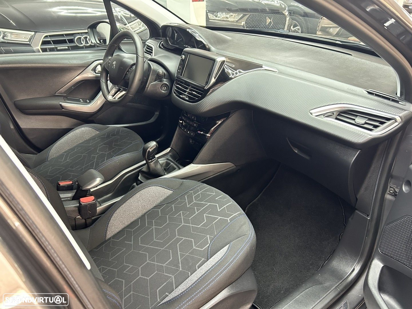 Peugeot 2008 1.2 PureTech Style - 13