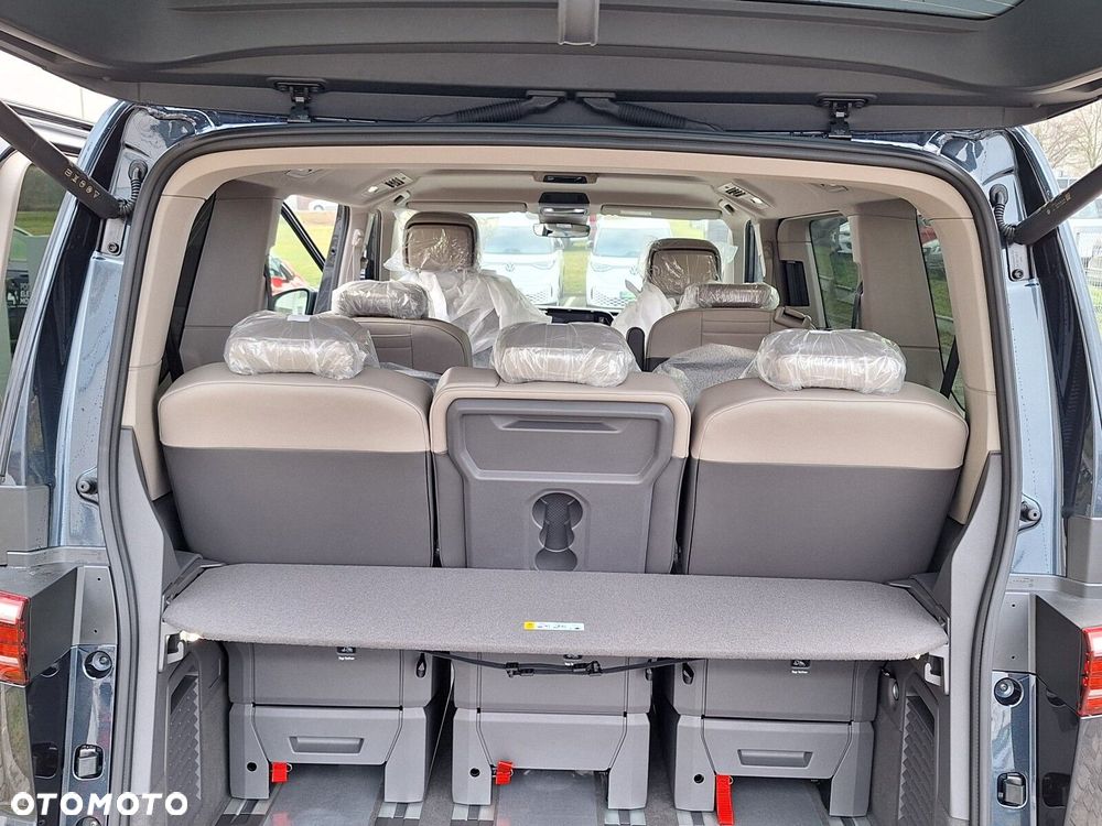 Volkswagen Multivan - 21