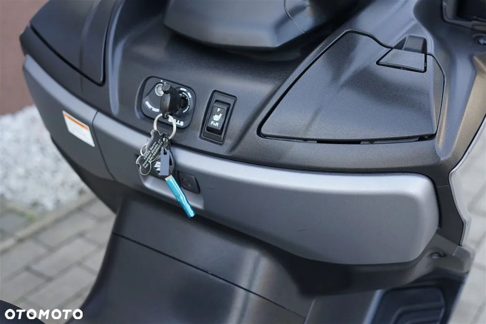 Suzuki Burgman - 8