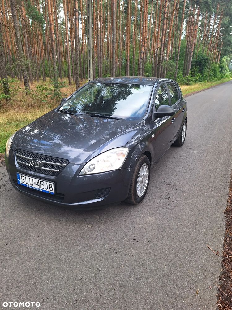 Kia Ceed 1.4 L - 1