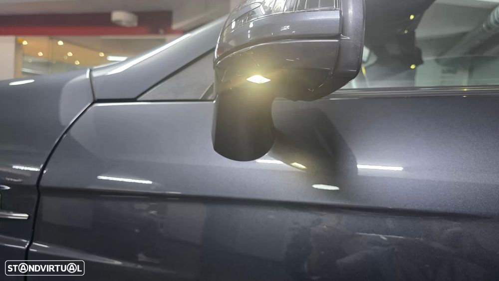 Mercedes-Benz SLK 250 (BlueEFFICIENCY) 7G-TRONIC - 40