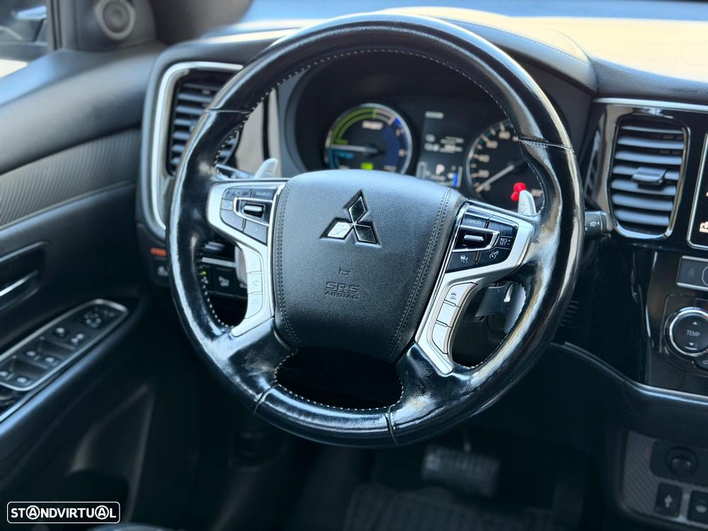 Mitsubishi Outlander - 26