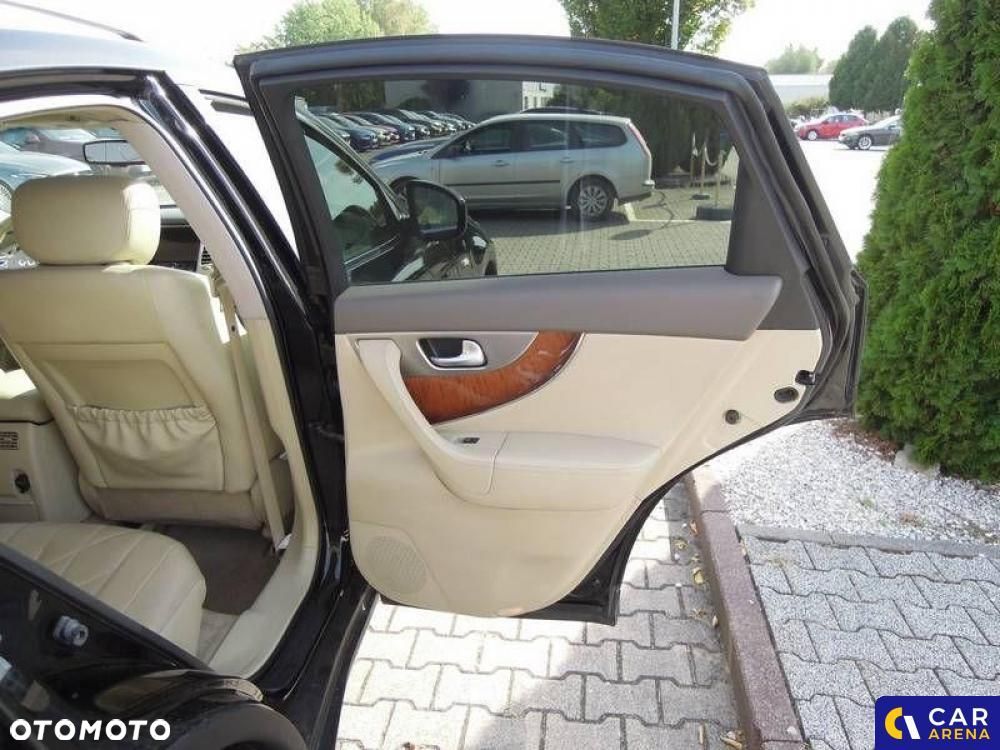 Infiniti QX70 - 24