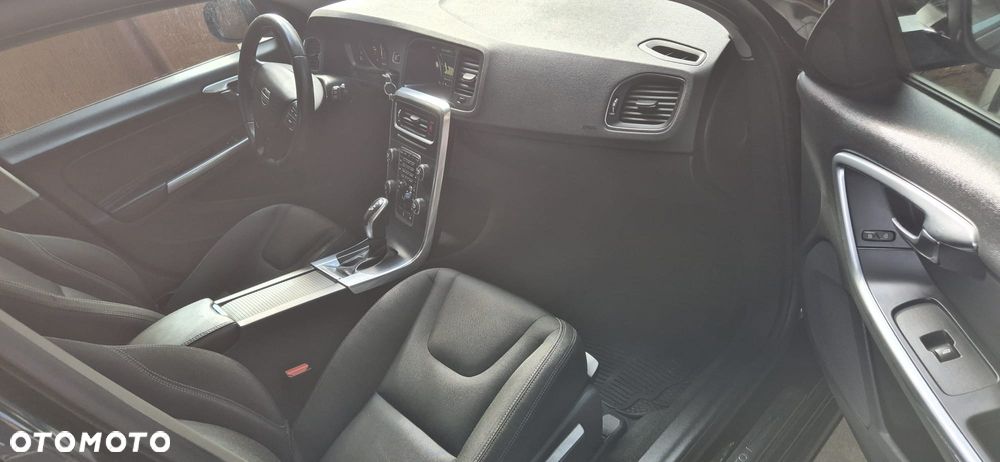 Volvo V60 D4 Drive-E Dynamic Edition (Momentum) - 13