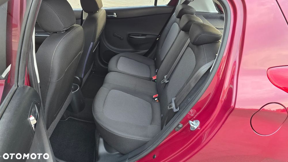 Hyundai i20 - 24