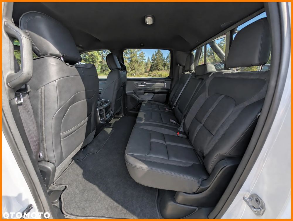 RAM 1500 Crew Cab Shortbed Bighorn - 17