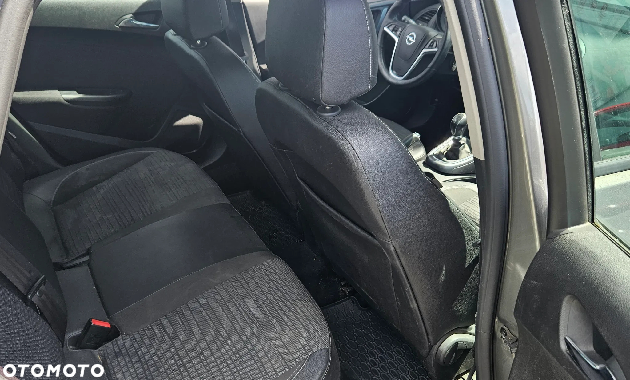 Opel Astra IV 1.4 T Executive - 16